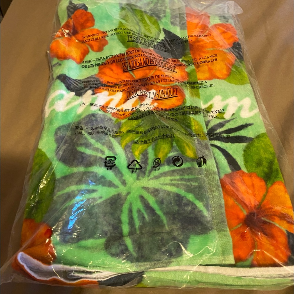 Tommy Bahama Tropical Golf Towel